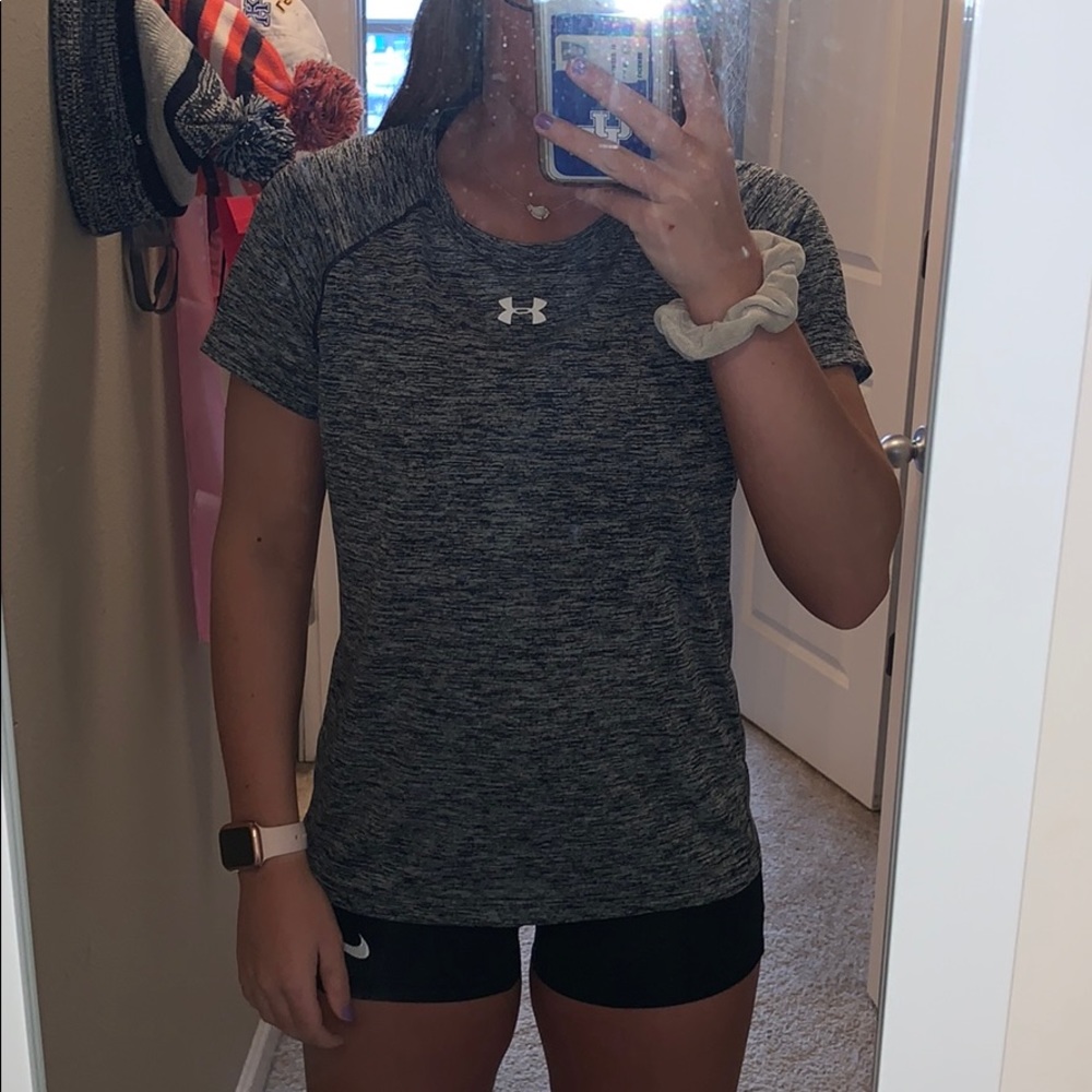 Under Armour T-shirt